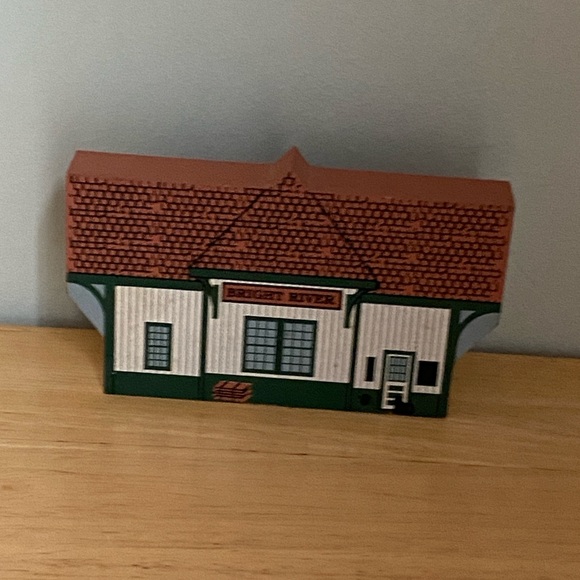 Bright River Train Station vintage Cat's Meow Anne of Green Gables figurine - Picture 1 of 2